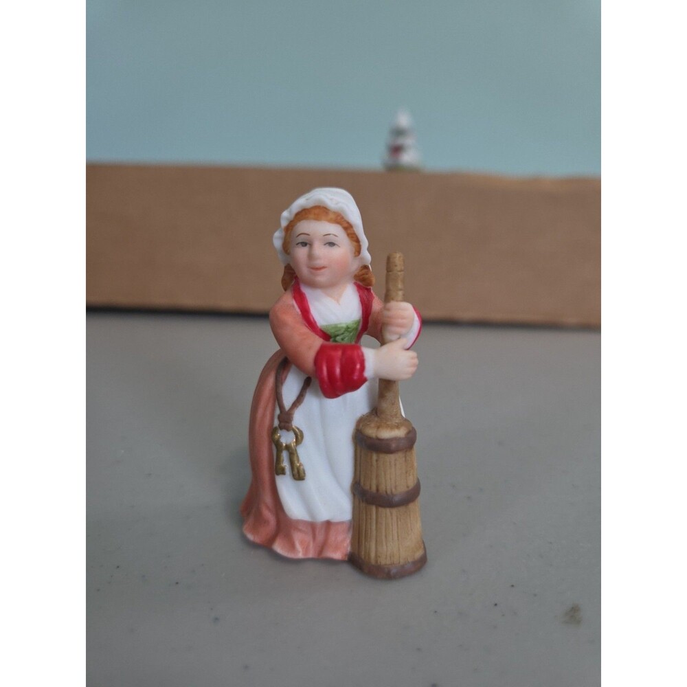 Vintage Lefton Colonial Village Figurine #10618 B. Silvers Butter Churn 1995 B47